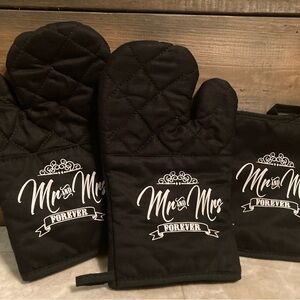 Mr and Mrs pot holder and Mitts black and white